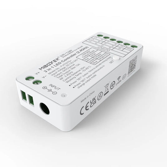 input slot of RGBW Controller Kit With Remote Control