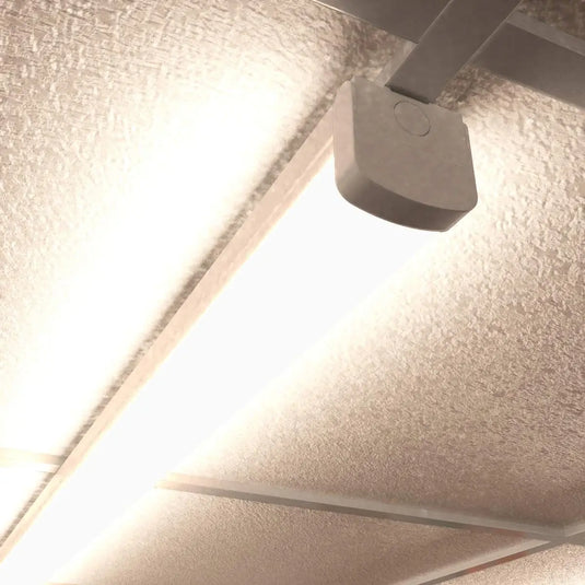 4ft, Twin 40w LED Batten Light in natural white light close view