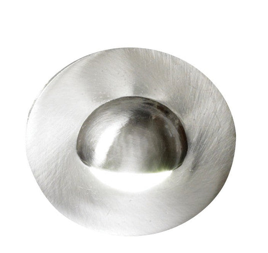 Single eyelid LED plinth light