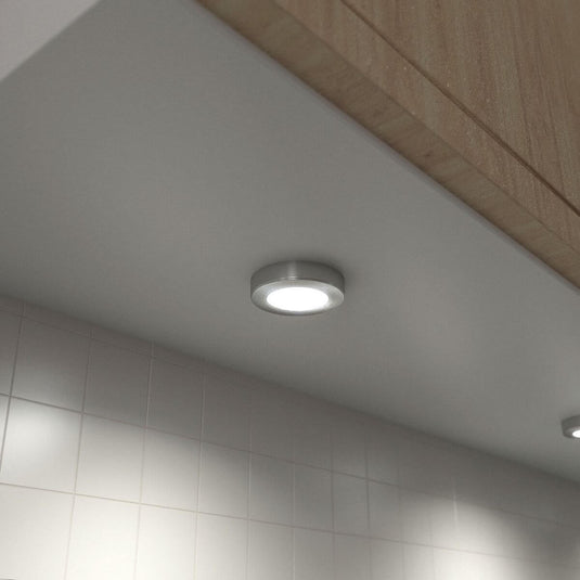 Under cabinet light in brushed chrome with natural white light